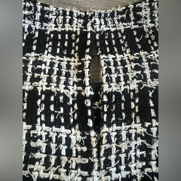 ZARA black and whiteTweed fringe hem sleeveless A-line Top. Size L - Picture 7 of 9